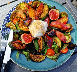 Salade aux courgettes et nectarines rôties