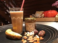 Smoothie banane et fruits secs